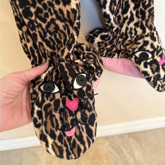Nick & Nora Leopard Pajama Footie Onesie Women Medium One Piece Animal Print - Picture 3 of 7